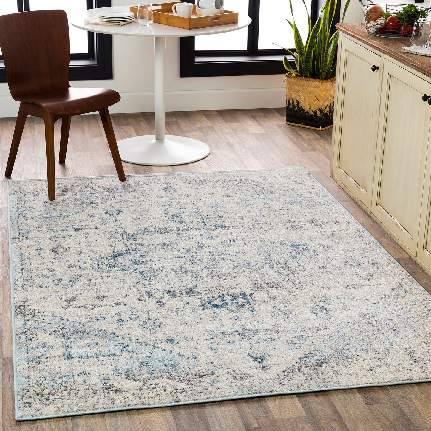 ISERE Vintage Rug I Living Room, Bedroom, Dining I Traditional Oriental Boho Rug, Soft Area Rug, Short Pile, Easy Care I Ivory, Blue