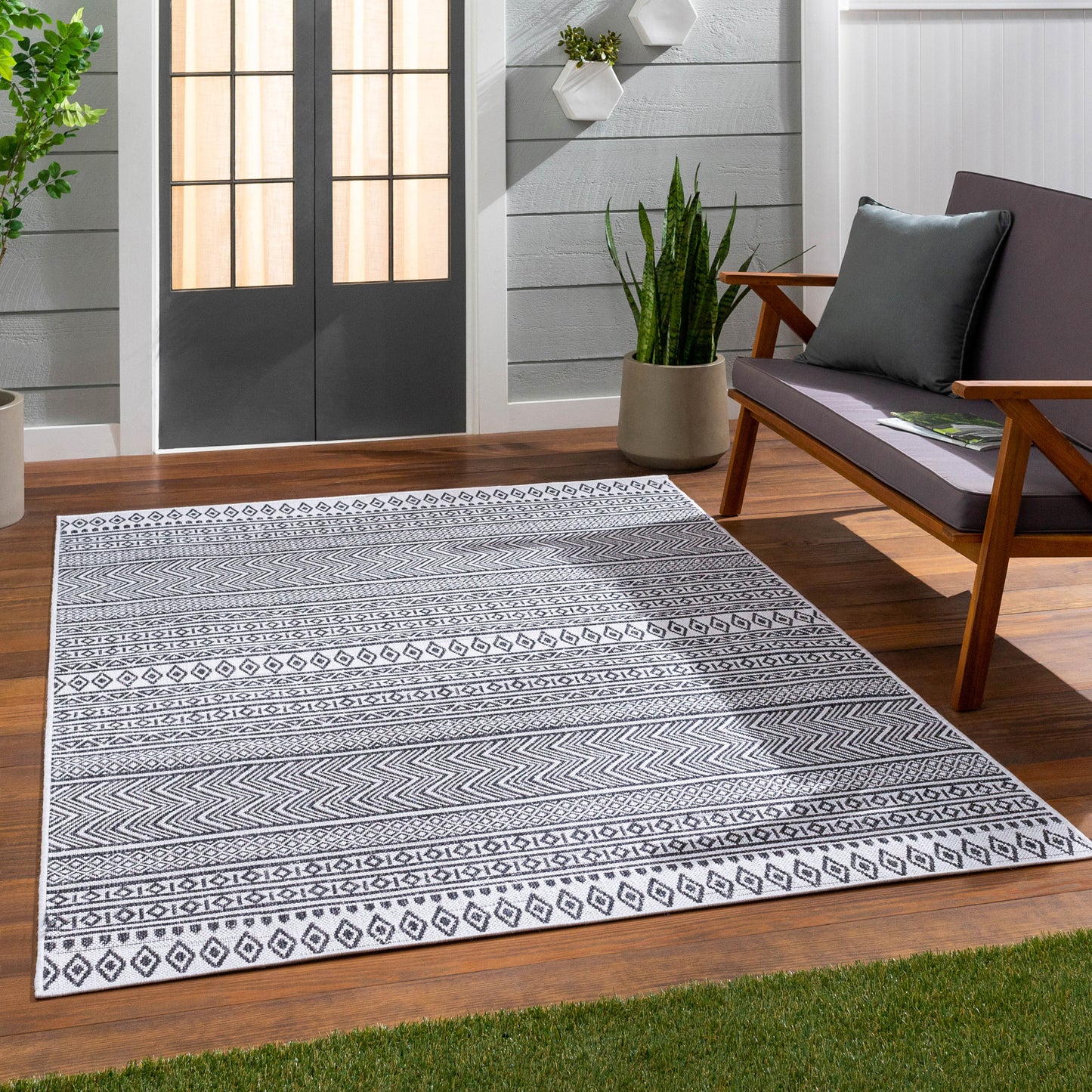 ANTIBES Oval In- & Outdoor Modern Boho Black Rug